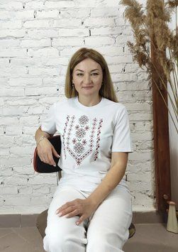 Футболка вишиванка жіноча біла вишивка червоно-чорним хрестиком ТМ НоКо