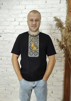 Футболка-вишиванка чоловіча чорна вишита коричнево-беживим орнаментом ТМ НоКо